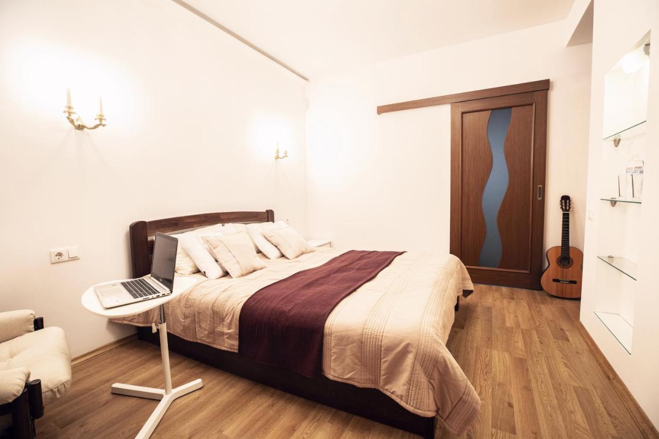 Sova Apartment Lviv Сenter Сity Ngoại thất bức ảnh