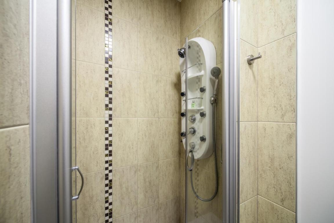 Sova Apartment Lviv Сenter Сity Ngoại thất bức ảnh